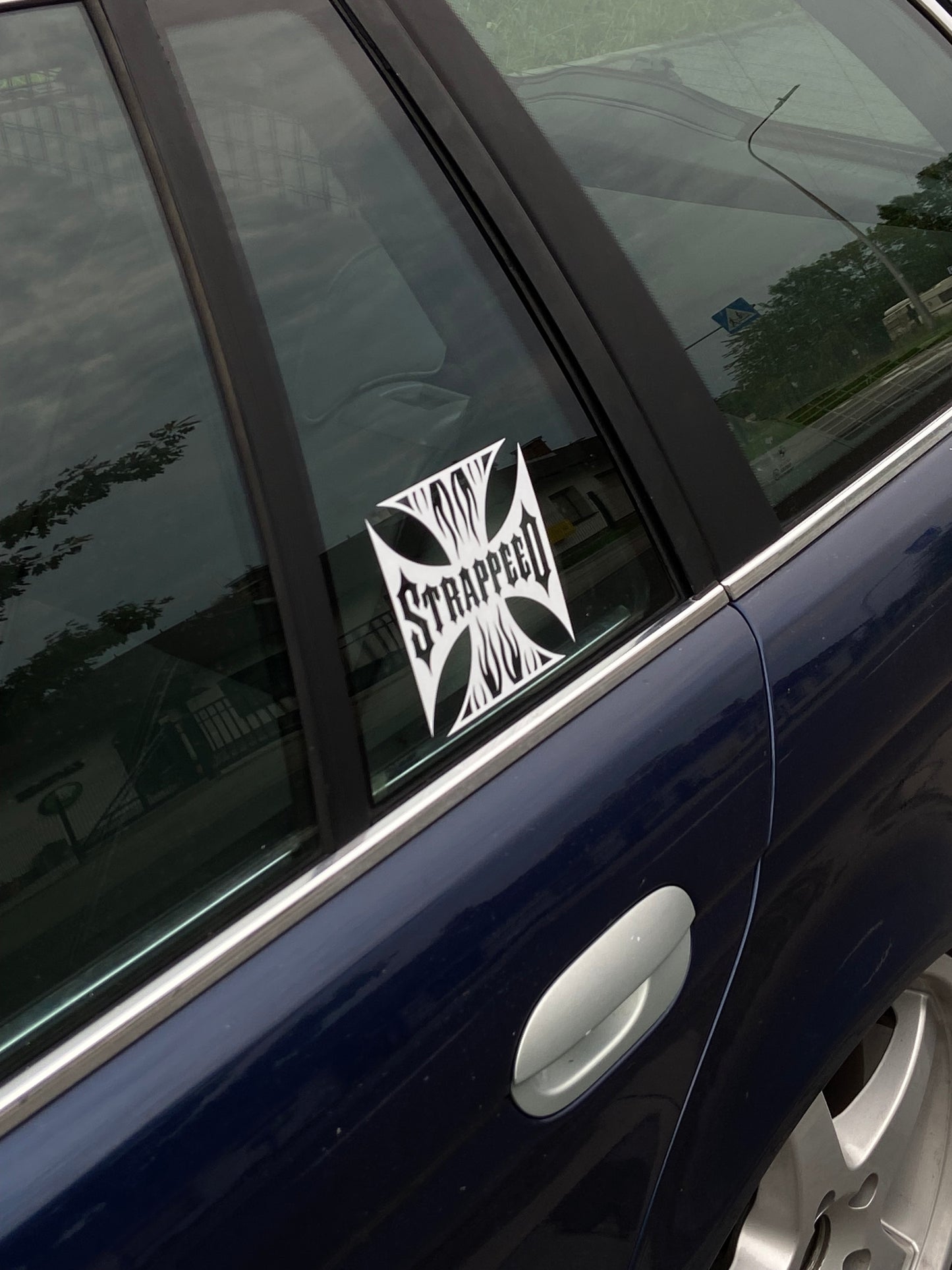 Strapped fire chopper decal/baner